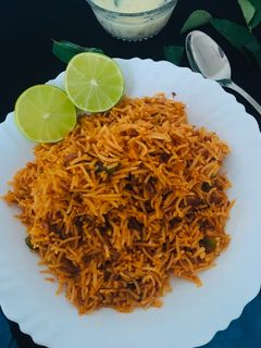 તવા પુલાવ (Tava Pulao Recipe In Gujarati) રેસીપી મુખ્ય ફોટો