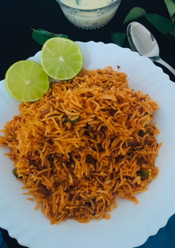 તવા પુલાવ (Tava Pulao Recipe In Gujarati) રેસીપી મુખ્ય ફોટો