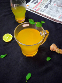 हर्बल ग्रीन टी (Herbal green tea recipe in hindi) रेसिपी मुख्य फोटो