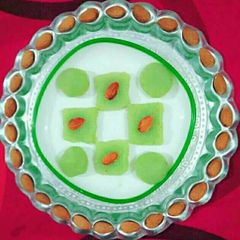 A picture of Coconut barfi.