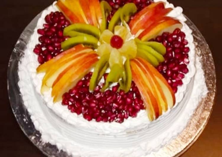 Easiest Way to Make Award-winning Eggless Vanilla Fresh Fruit Cake !!