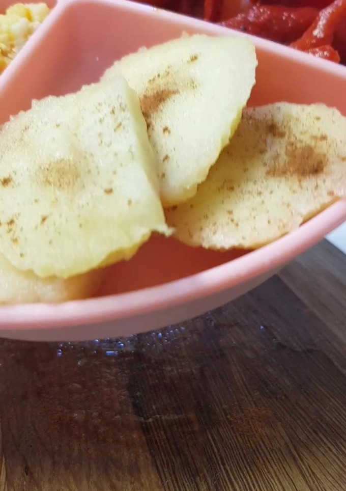 Una foto de Manzana con canela en el microondas BLW