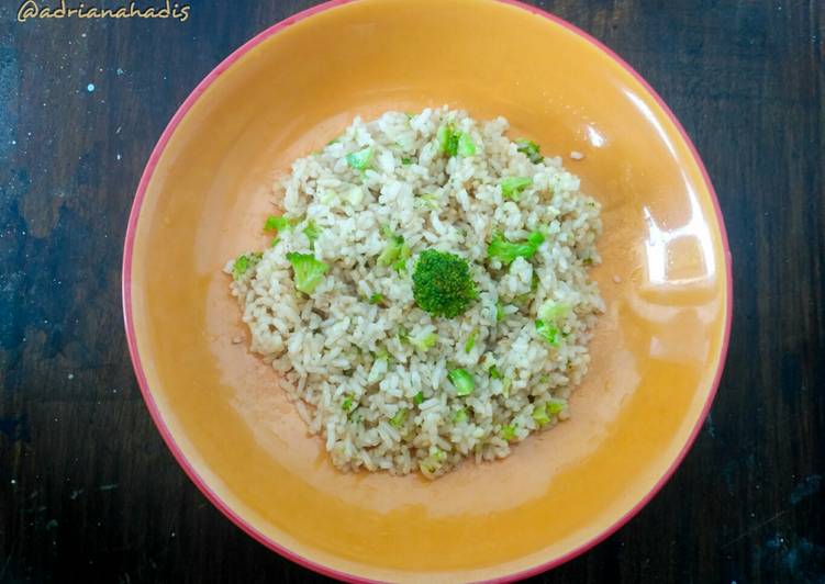 Cara Gampang Membuat Chinese Broccoli Fried Rice, Bikin Ngiler