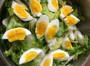 Hình của món Xà lách trộn dầu giấm.