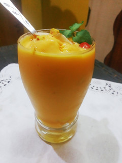 मैंगो मस्तानी (Mango mastani recipe in Hindi) रेसिपी मुख्य फोटो
