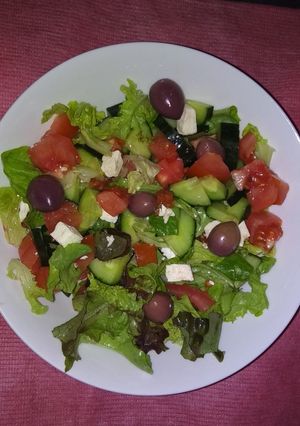 A picture of Quick dinner salad.