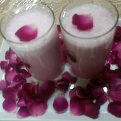 A picture of Rose milk.