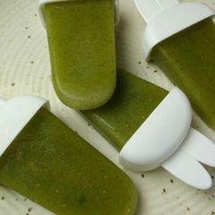 A picture of Aam panna popsicle.
