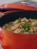 Ternera con setas y calabacín en cocotte