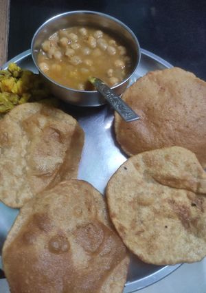 मसाला कचौड़ी(MASALA KACHORI RECIPE IN HINDI) रेसिपी मुख्य फोटो