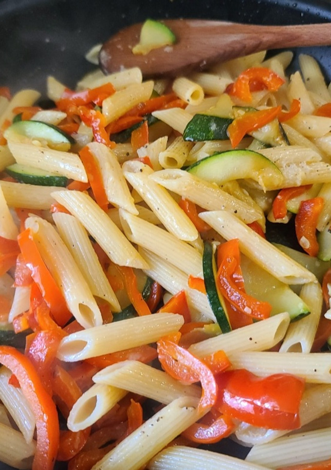 Una foto de Pasta con Pimentón y Zapallito