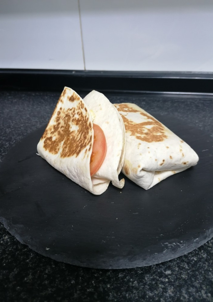 Una foto de Tortilla Wrap Hack |Fácil y Sana