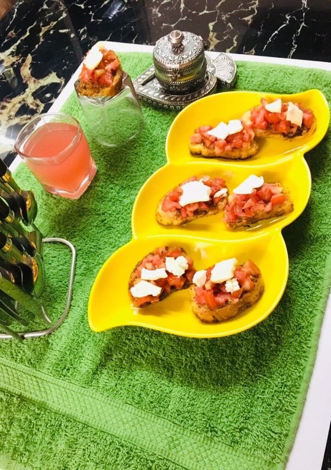 ટાેમેટાે ગા્લીક બૂ્શેટા રેસીપી મુખ્ય ફોટો