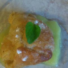 A picture of Mango Crescent.