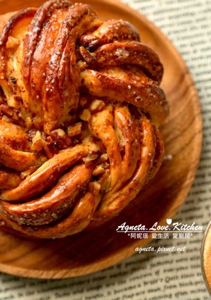 [阿妮塔♥bread] 花冠肉桂捲。 的食譜成品照片