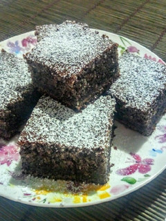 Mákos-banános bögrés süti recept fotója