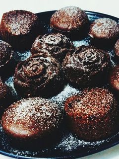 चॉकलेट कप केक (chocolate cup cake recipe in Hindi) रेसिपी मुख्य फोटो