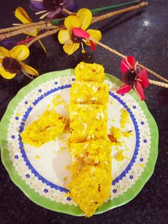 नारियल की बर्फी (Nariyal ki barfi recipe in Hindi) रेसिपी मुख्य फोटो