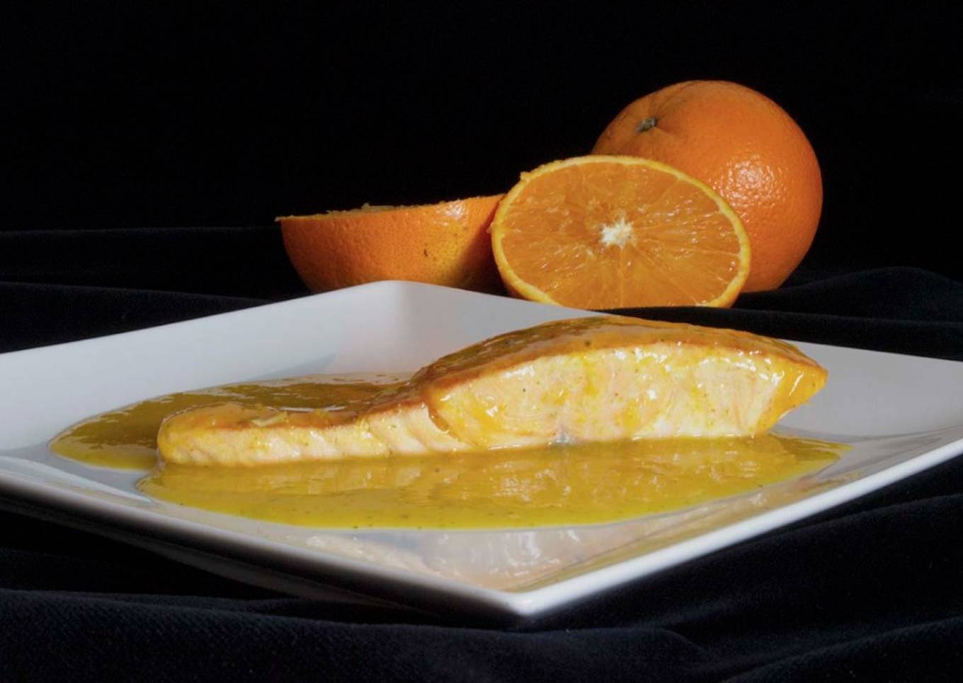 Salmón a la naranja en sartén