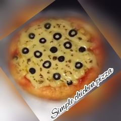 A picture of Simple chicken pizza.