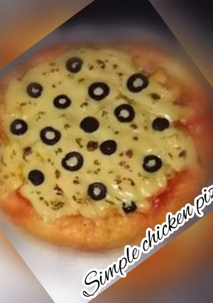 A picture of Simple chicken pizza.
