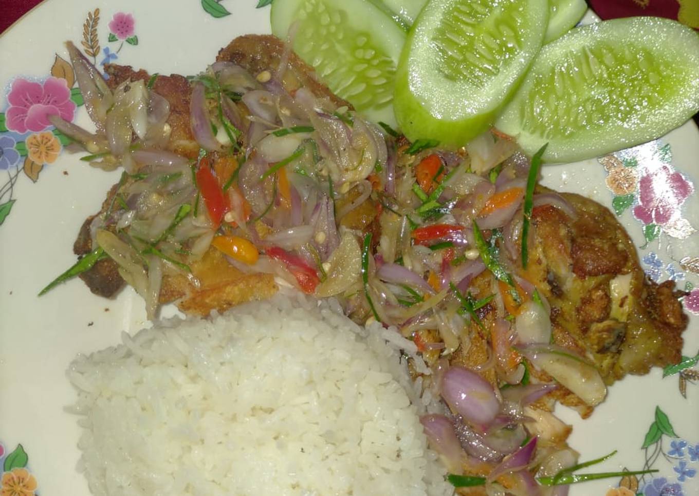 Ayam geprek sambal matah