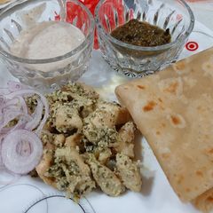 A picture of Chicken malai botii.