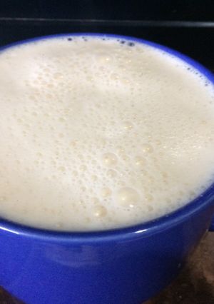 Una foto de Atole de cacahuate en licuadora