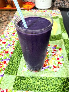 Una foto de Batido de moras y plátano