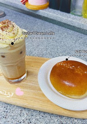 Hình của món Custard Cream Latte.