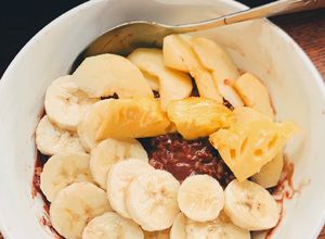 Hình của món Bữa sáng: yến mạch cacao chuối (healthy-diet-eatclean).