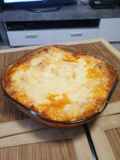 Una foto de Lasaña de carne picada con bechamel
