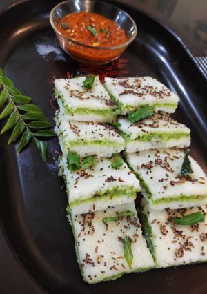 A picture of Sandwich Dhokla.