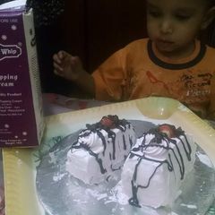 A picture of Strawberry bread pestry.