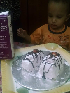 A picture of Strawberry bread pestry.