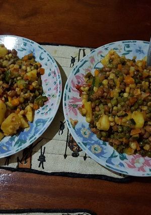 A picture of Githeri (any time, breakfast, lunch or dinner).
