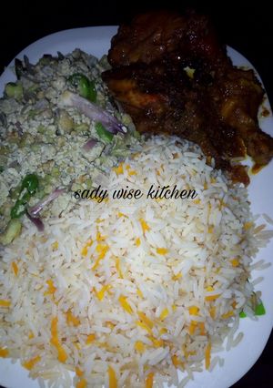 A picture of Rice with cowleafflower salad.