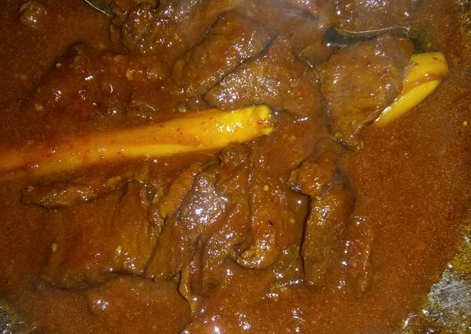 Rendang daging sapi