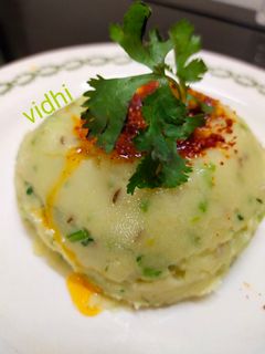 અમદાવાદ નું ફેમસ દાદીમાં નું ખીચું (Amdavad Famous Dadima Khichu Recipe In Gujarati) રેસીપી મુખ્ય ફોટો