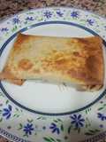 Burrito de espinacas, queso y atún