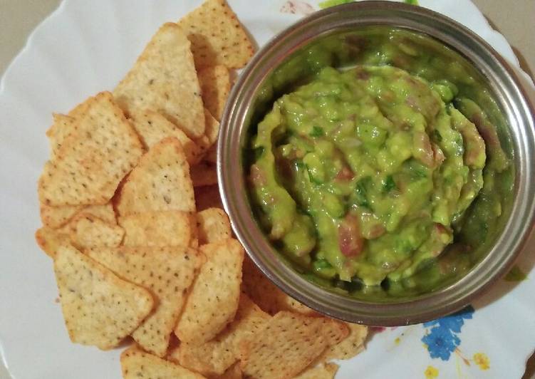 Recipe of Perfect Guacamole Dip with Nachos