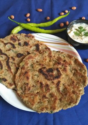 A picture of Thaalipeeth.