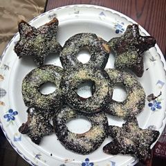 A picture of Donuts.
