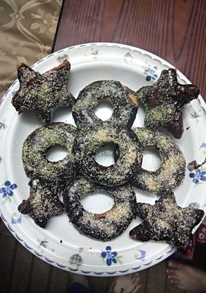 A picture of Donuts.