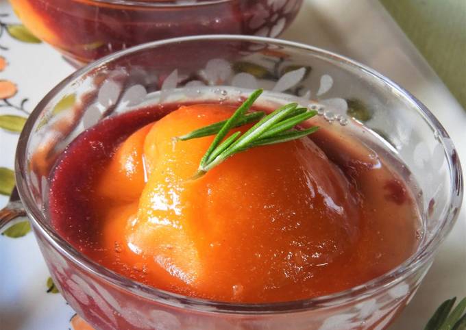 How to Make Abricots pochés au romarin sur coulis de myrtilles