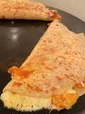 Crepes salgados recheados com queijo e fiambre