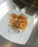 Popieta de sama com gambas y papas
