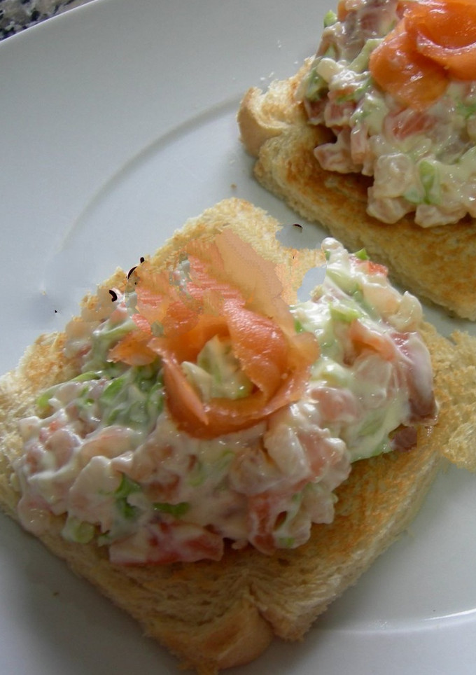Una foto de Tosta de salmón ahumado