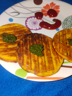 પેરી પેરી હાંડવો(Peri peri Handvo Recipe in Gujarati) રેસીપી મુખ્ય ફોટો