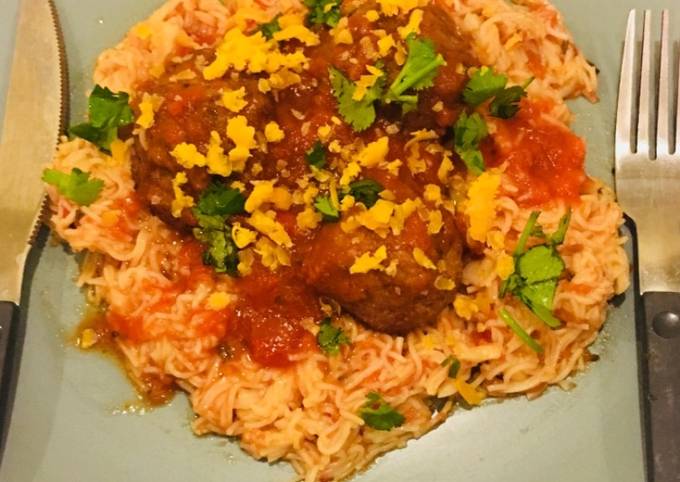 Spaghetti with lentil balls (vegetarian)